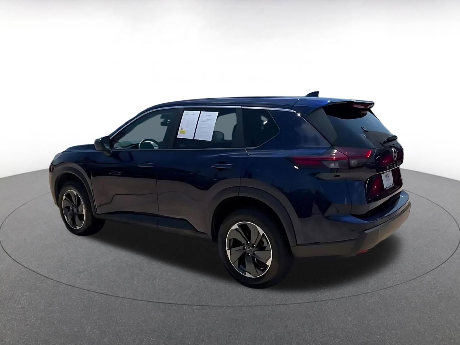 Used 2025 Nissan Rogue SV AWD/4WD image 10