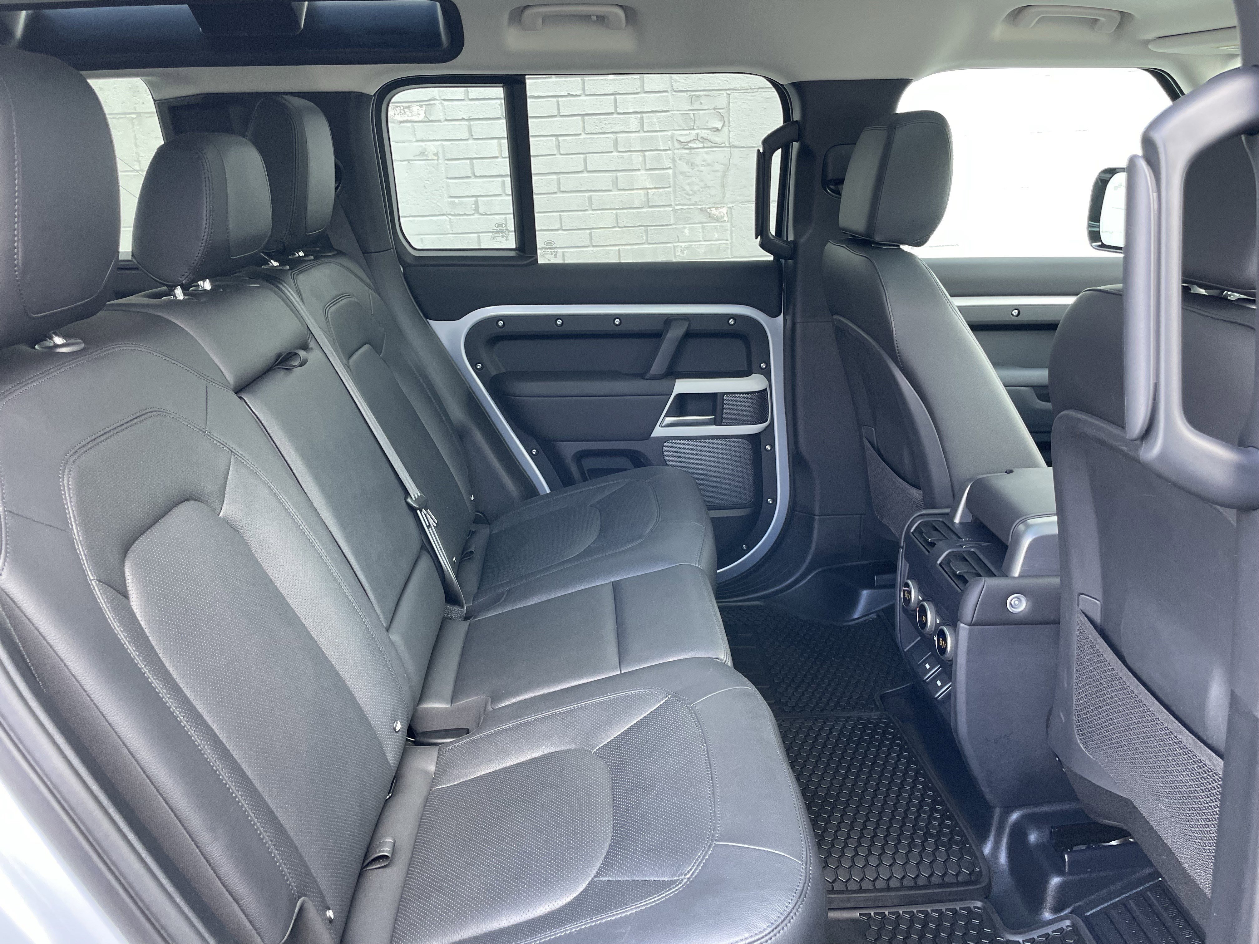 Certified 2024 Land Rover Defender 110 S image 31