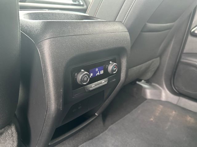 Used 2025 Chevrolet Traverse LT AWD/4WD image 26