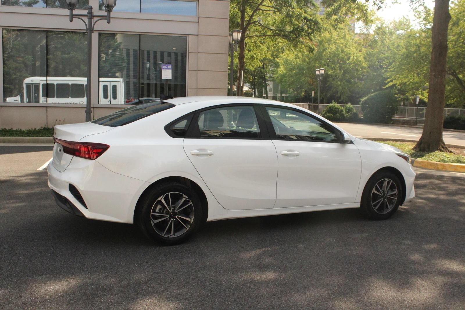 Used 2022 Kia Forte LXS FWD image 7