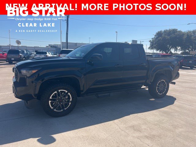 Used 2025 Toyota Tacoma TRD Sport image 1
