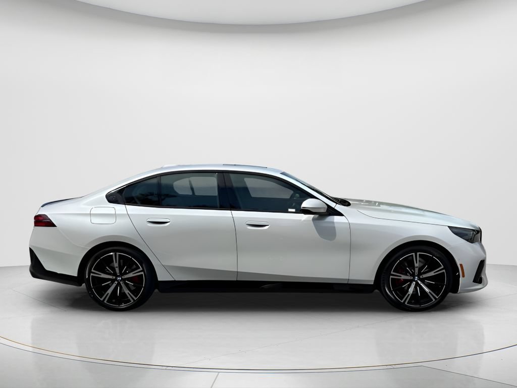 New 2027 BMW 530i w/ M Sport Package RWD image 4