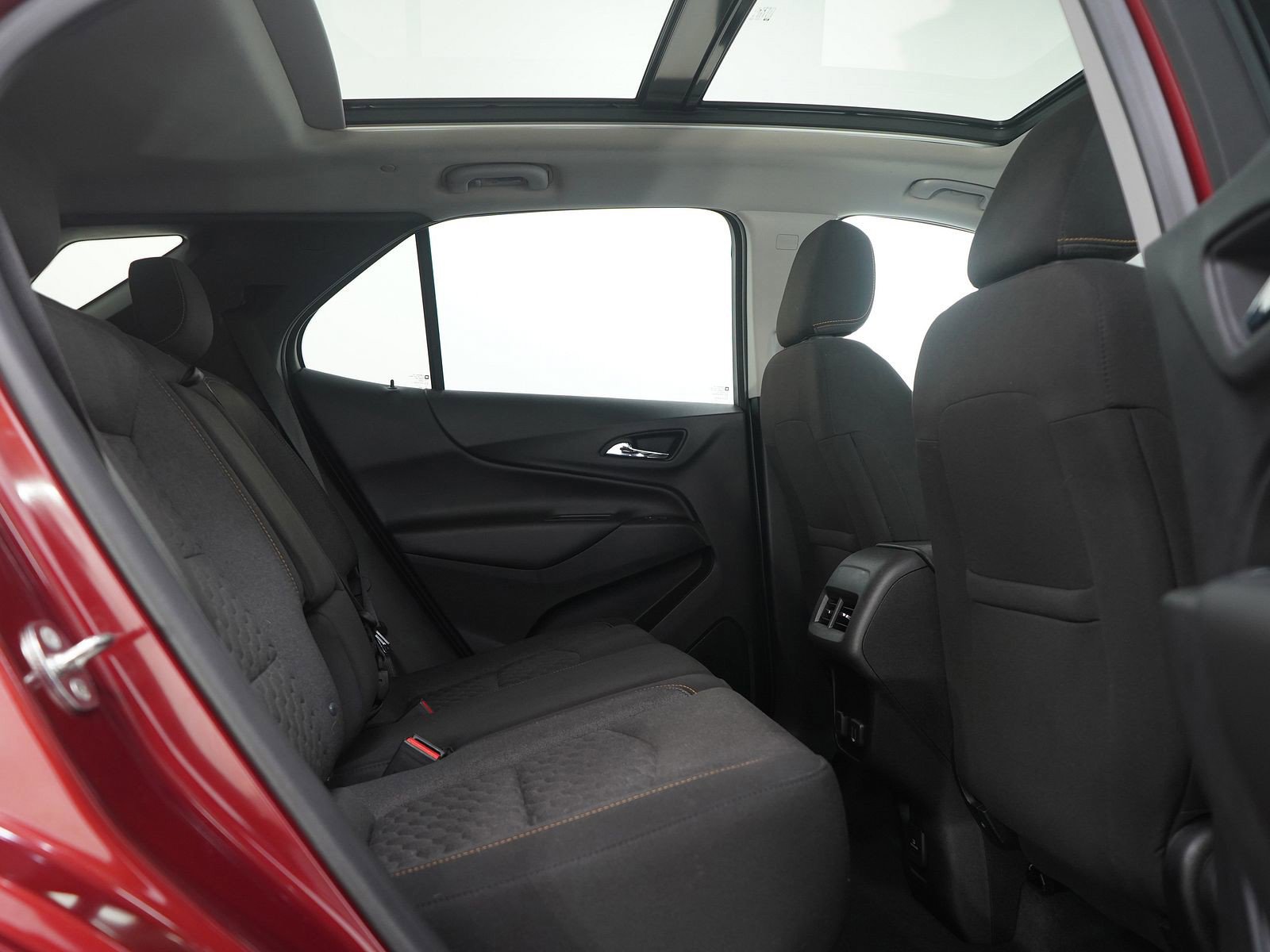 Used 2018 Chevrolet Equinox LT w/ Sun & Infotainment Package image 13