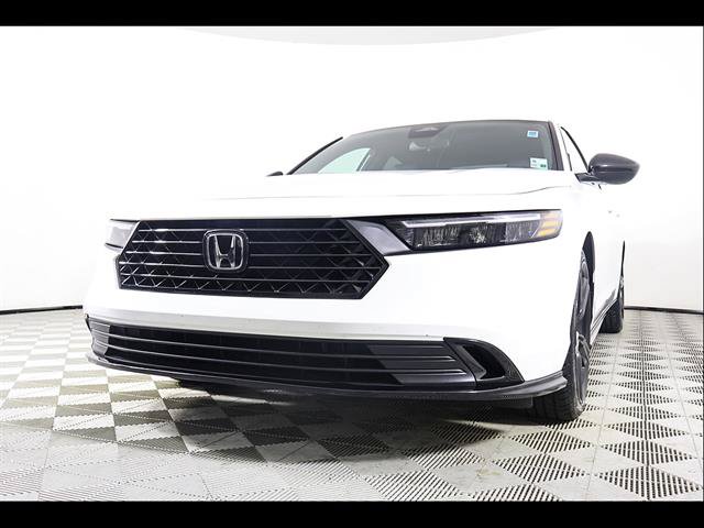 Used 2025 Honda Accord Sport image 2