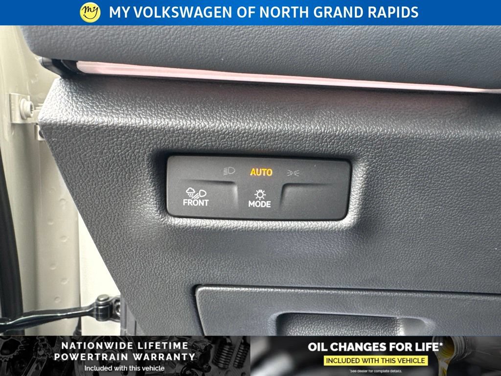 New 2026 Volkswagen Tiguan SEL R-Line AWD/4WD image 13