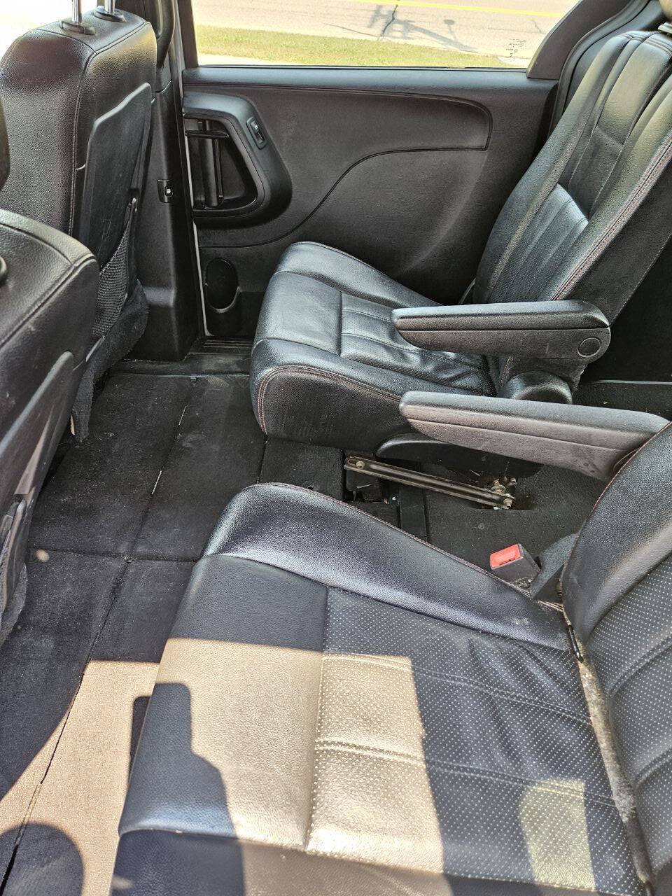 Used 2015 Dodge Grand Caravan R/T FWD image 7