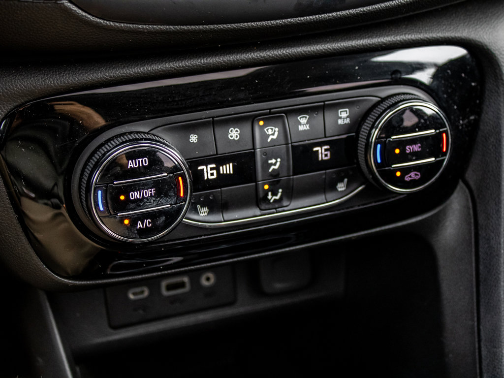 Used 2022 Buick Encore GX Essence w/ Experience Buick Package image 29