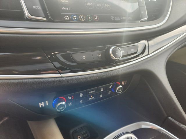 Used 2020 Buick Enclave Premium w/ Sun and Sites Package image 18