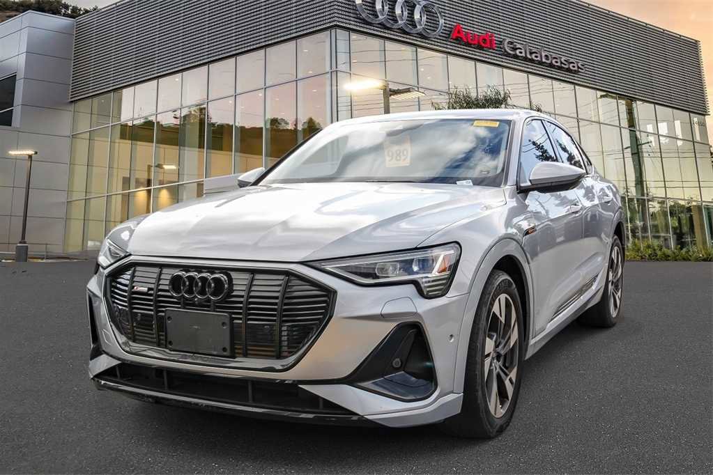 Used 2022 Audi e-tron Premium w/ Convenience Plus Package image 1