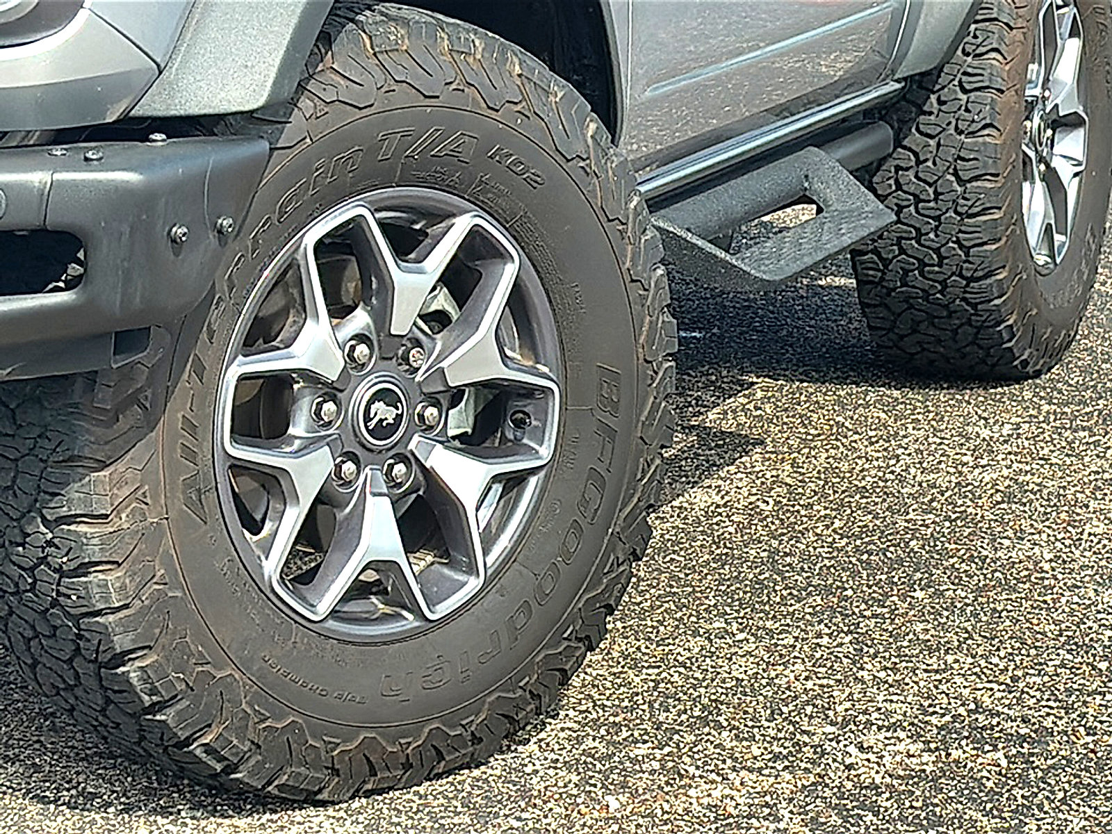Used 2023 Ford Bronco Badlands AWD/4WD image 3