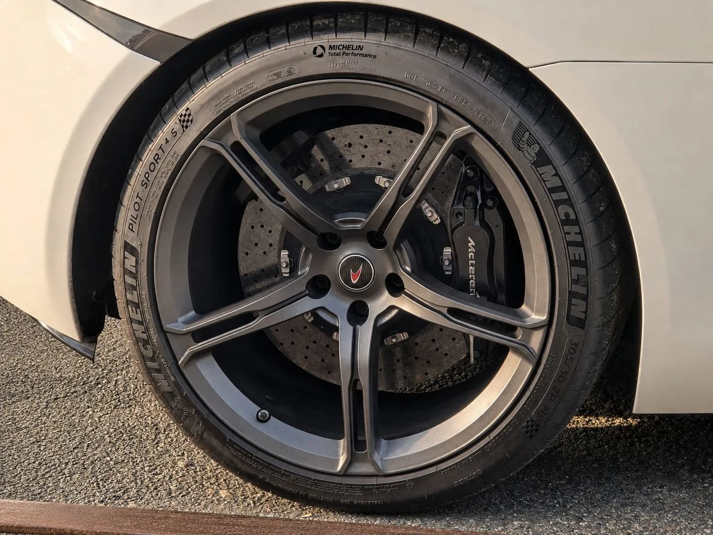 Used 2015 McLaren 650S Spider RWD image 11