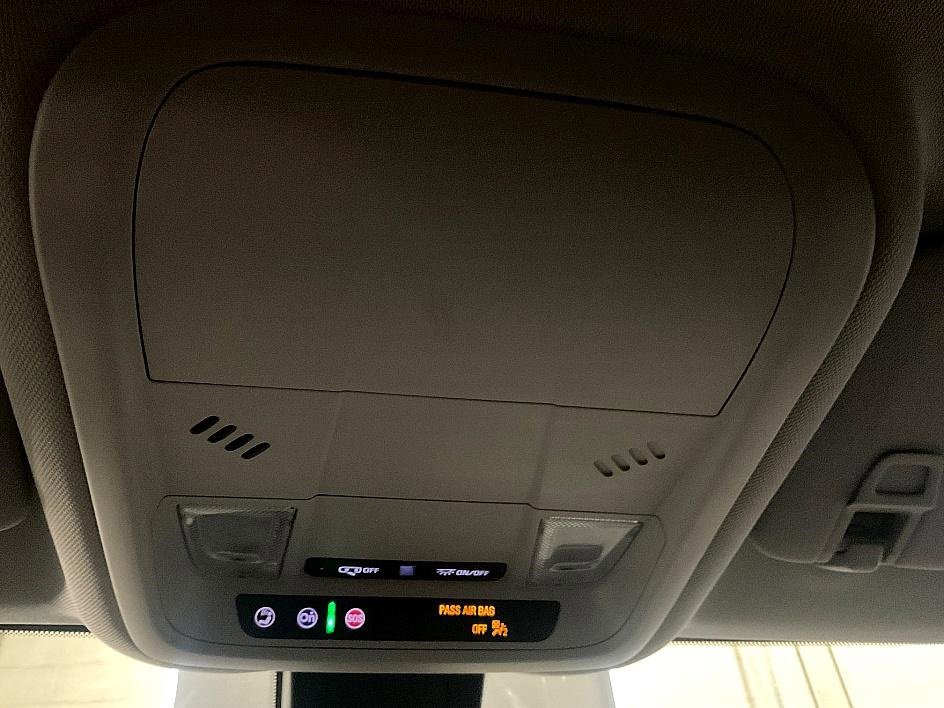 Used 2020 Chevrolet Equinox LS w/ LS Convenience Package image 24