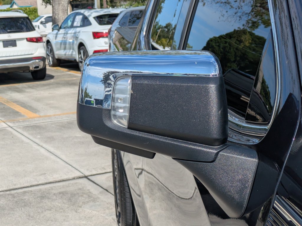 Used 2025 GMC Sierra 1500 SLT AWD/4WD image 10