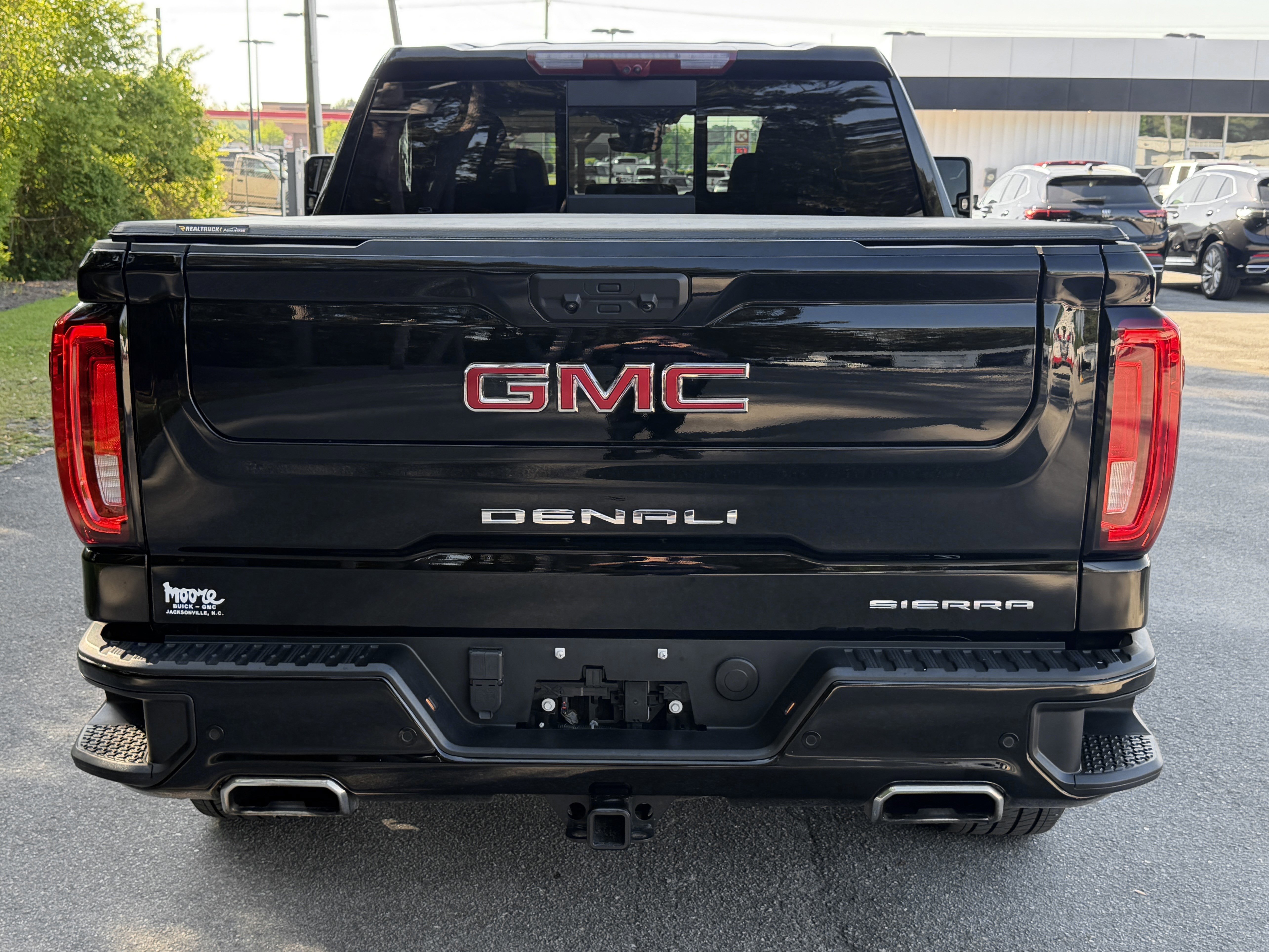 Used 2024 GMC Sierra 1500 Denali w/ Denali Reserve Package AWD/4WD image 9