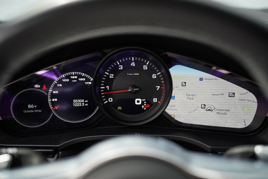 Used 2022 Porsche Cayenne Platinum Edition image 27