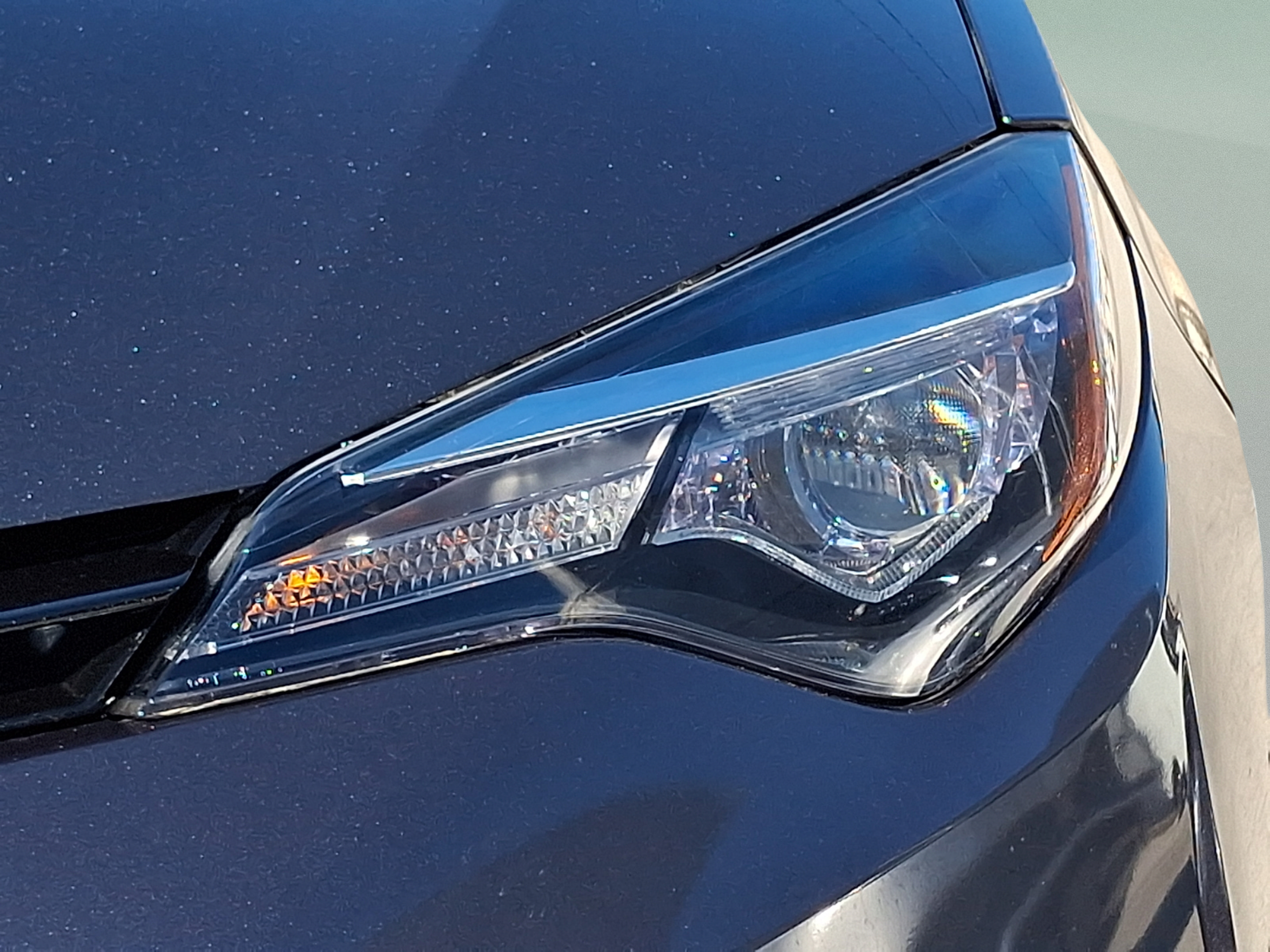 Used 2017 Toyota Corolla LE w/ Carpet Mat Package (TMS) FWD image 9
