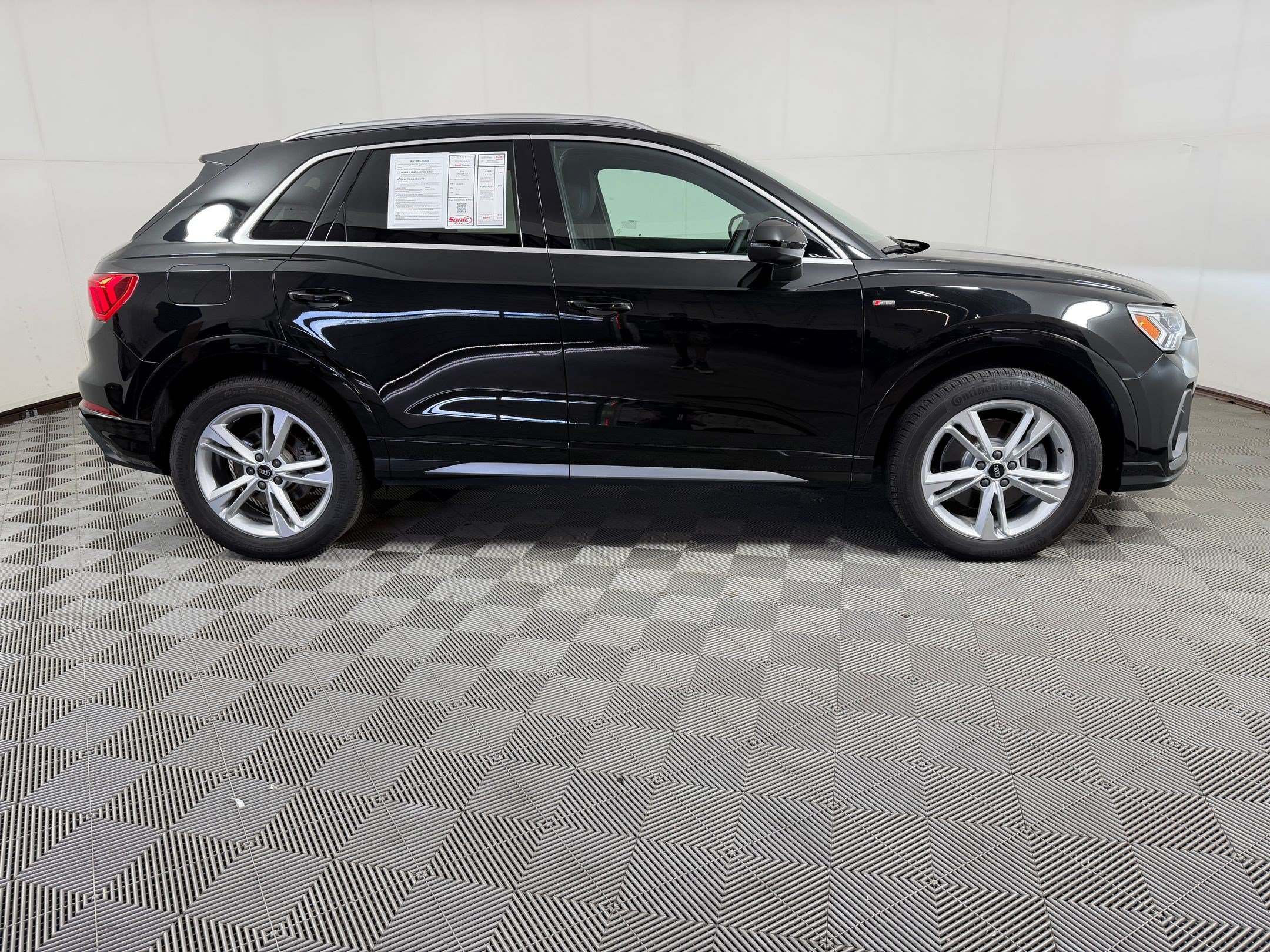 Used 2024 Audi Q3 2.0T Premium w/ Convenience Package AWD/4WD image 8