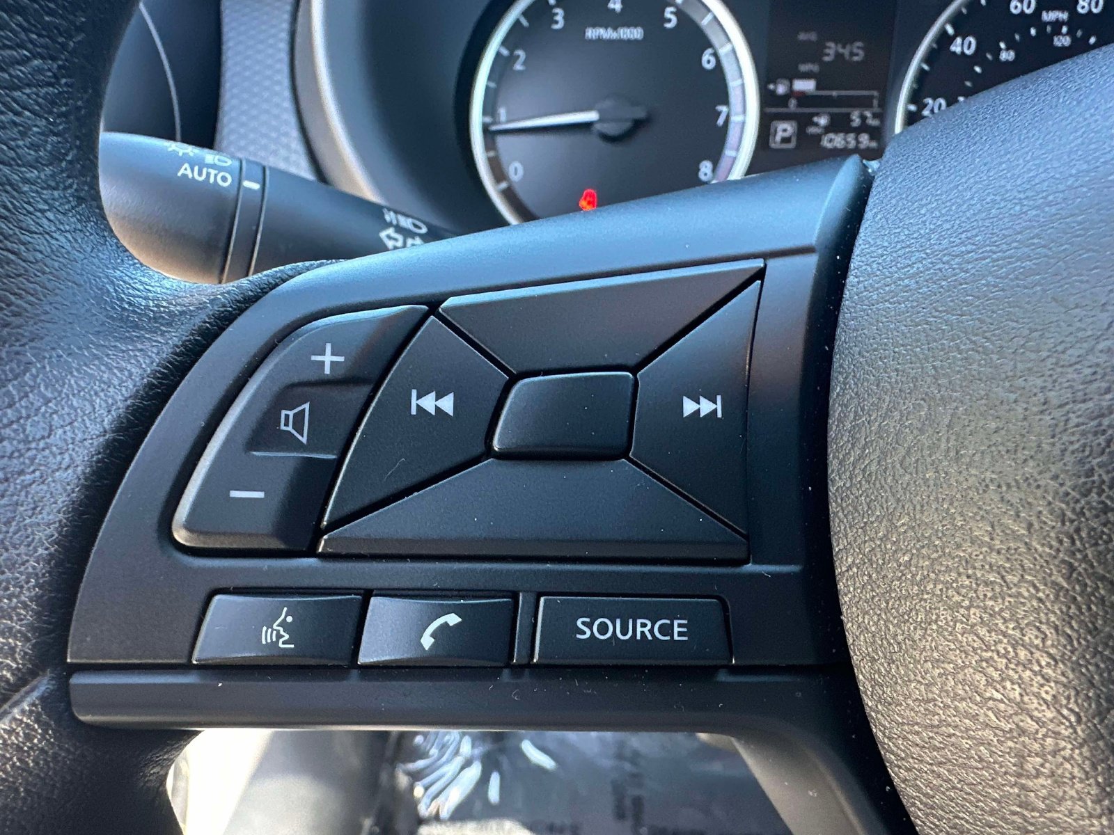 Used 2025 Nissan Kicks Play S image 17