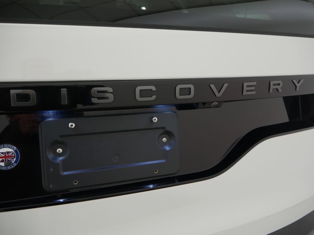 Used 2025 Land Rover Discovery Dynamic SE image 11