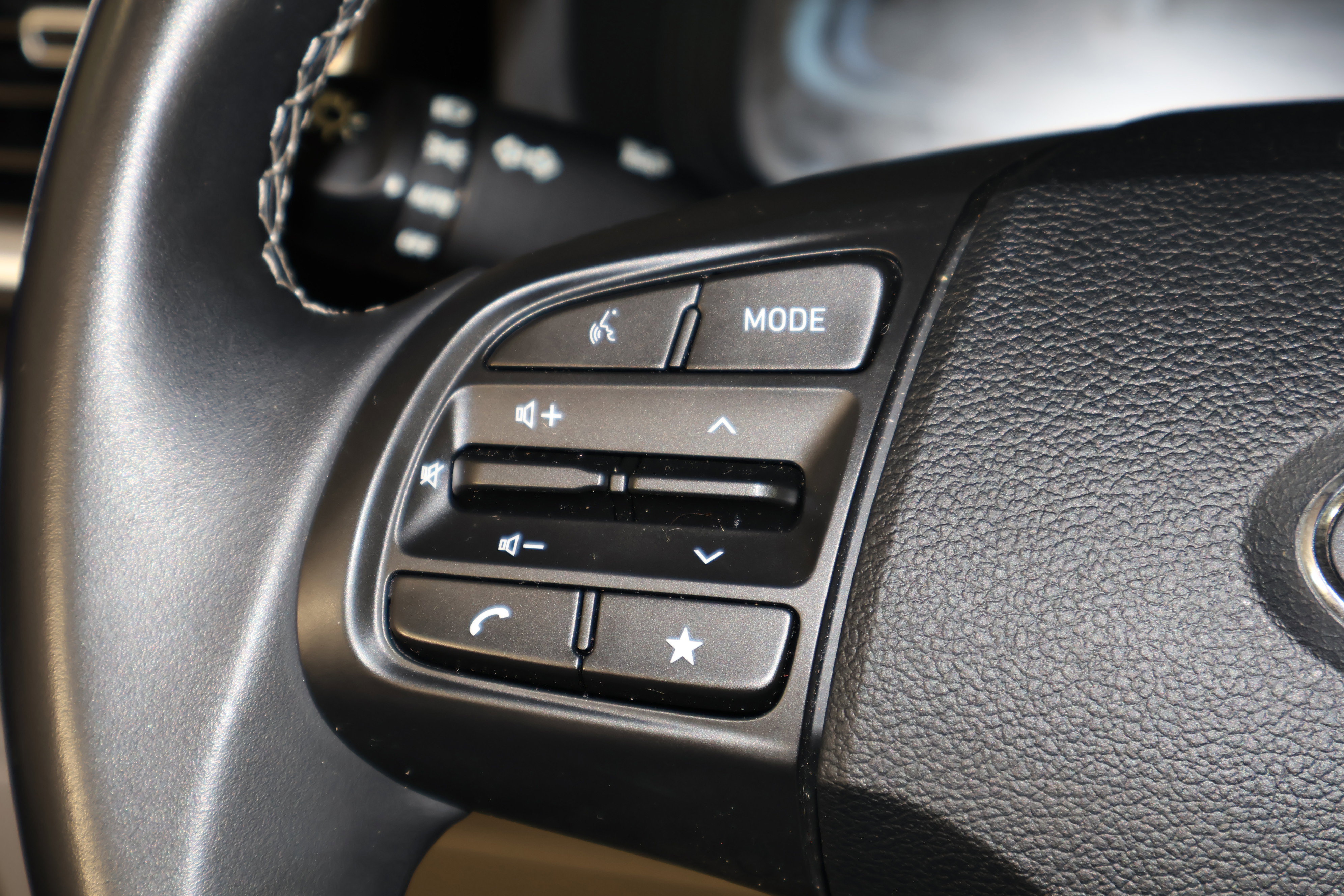 Used 2024 Hyundai Venue SEL image 20