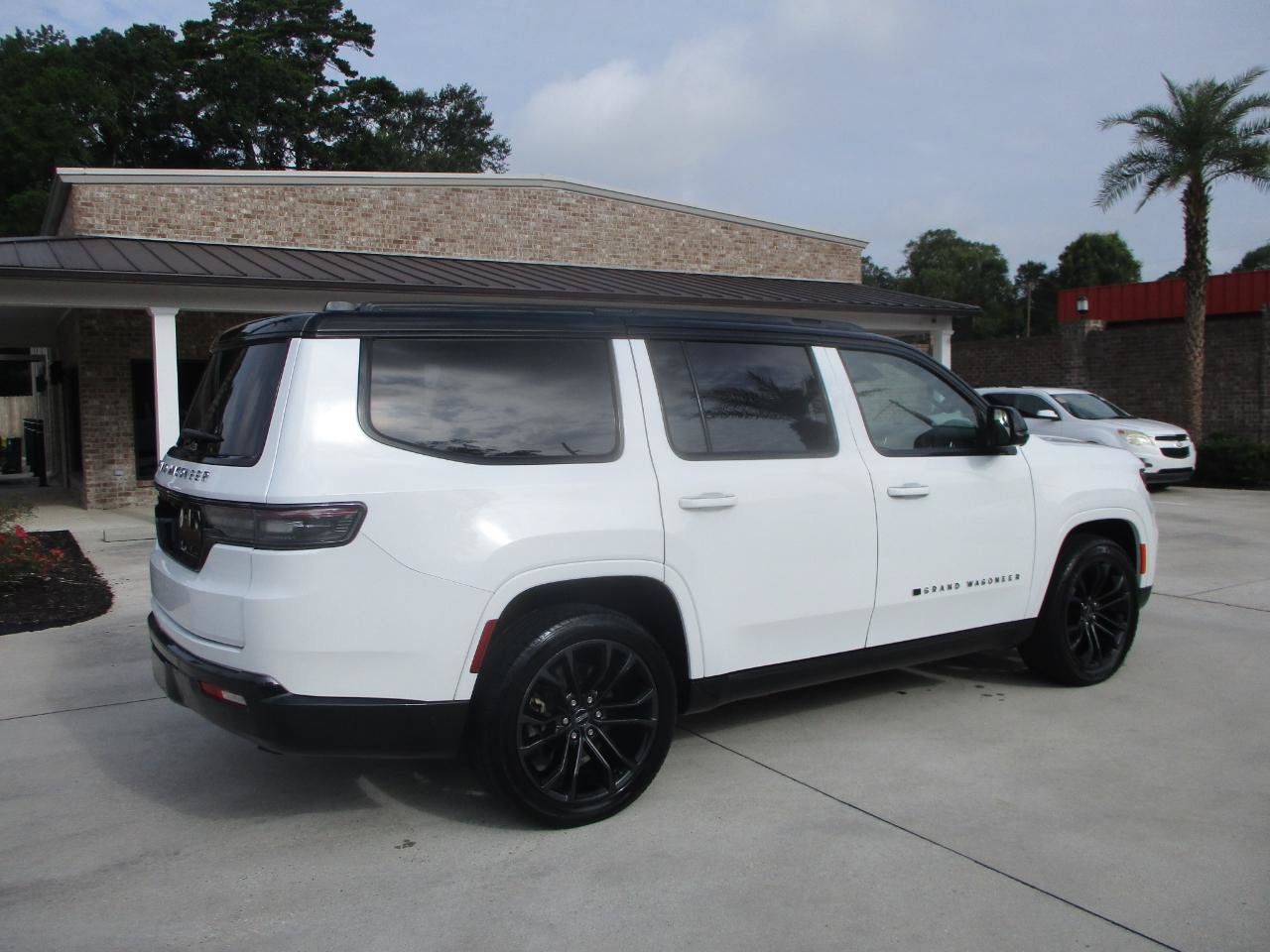 Used 2024 Jeep Grand Wagoneer Series II Obsidian w/ Quick Order Packagew 28T AWD/4WD image 14