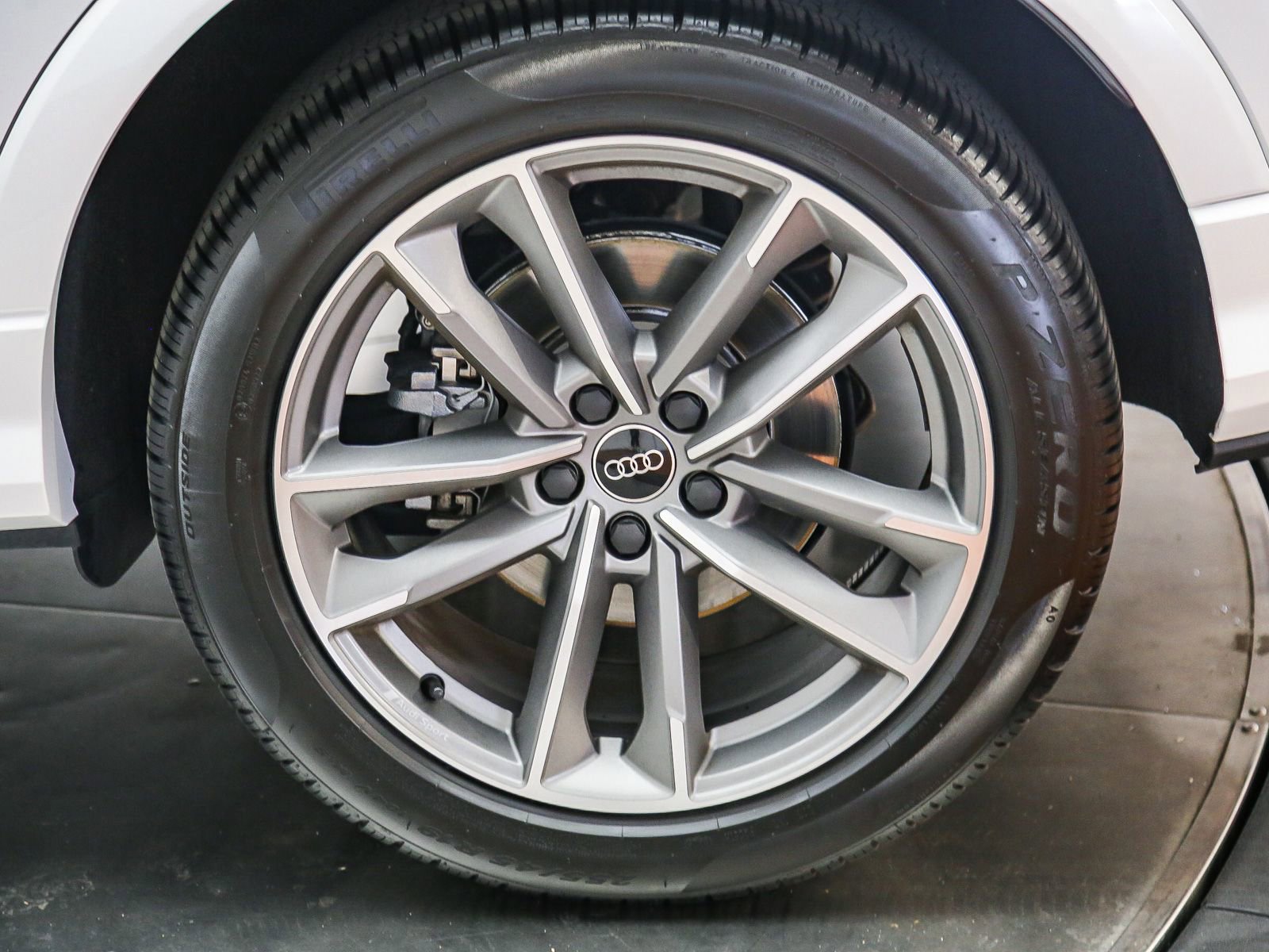 Certified 2025 Audi Q3 2.0T Premium w/ Convenience Package AWD/4WD image 11