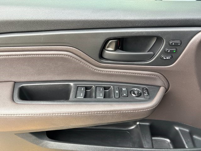 Used 2018 Honda Odyssey Touring image 12