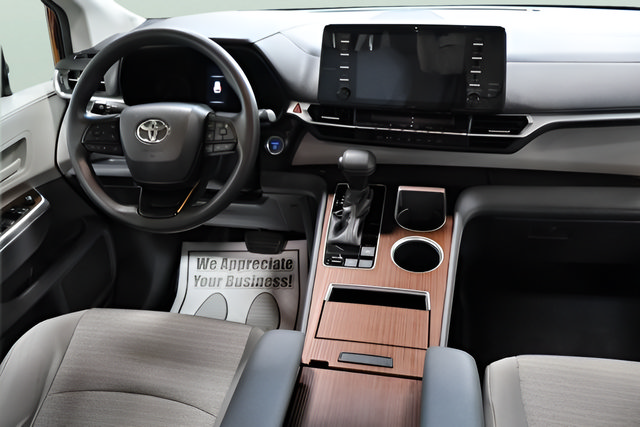 Used 2022 Toyota Sienna LE FWD image 11
