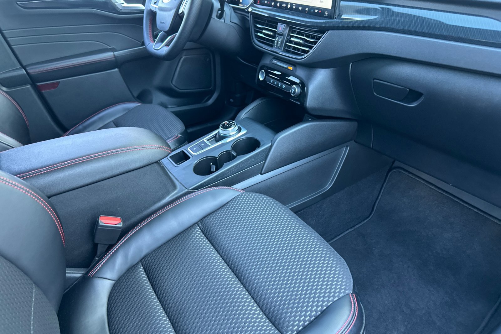 Used 2024 Ford Escape ST-Line Select w/ Tech Pack #1 image 17