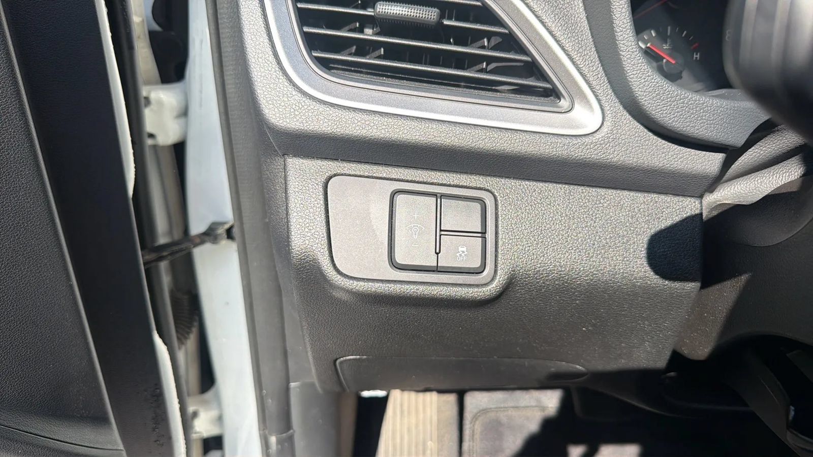 Used 2020 Hyundai Accent SE FWD image 21