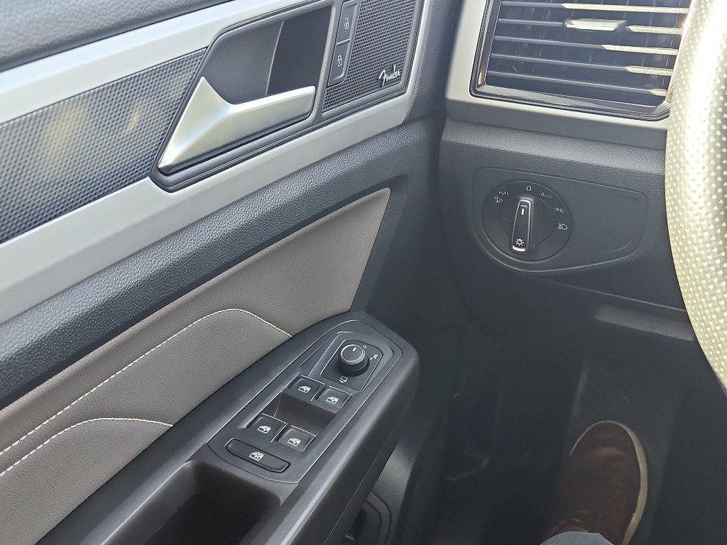 Used 2022 Volkswagen Atlas SEL Premium image 20