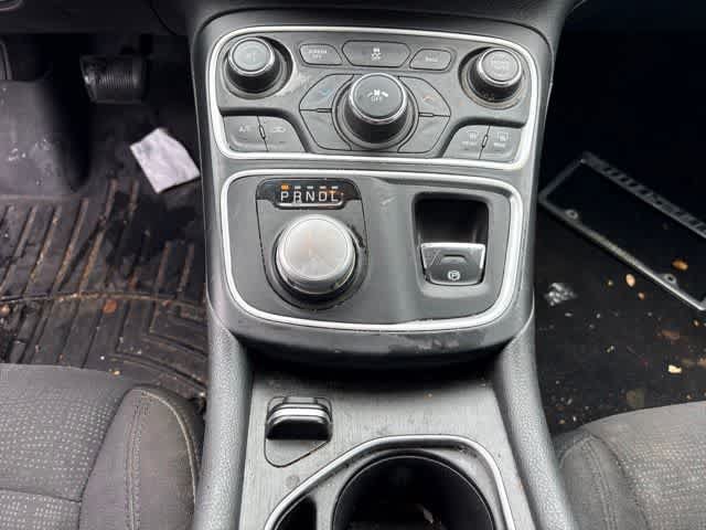Used 2015 Chrysler 200 Limited w/ Convenience Group FWD image 18