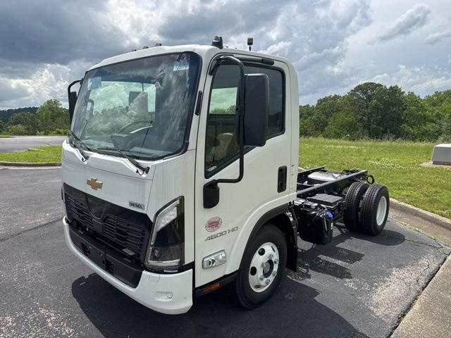 New 2025 Chevrolet Low Cab Forward 4500 XD RWD image 2
