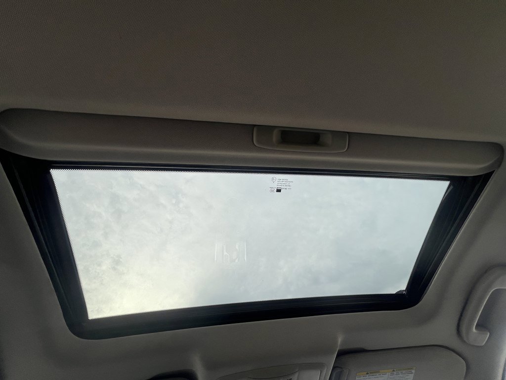 Used 2012 INFINITI G37 w/ Premium Pkg image 21