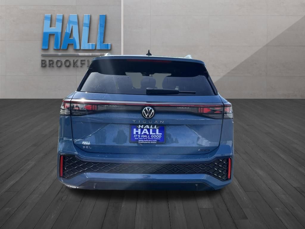 Used 2025 Volkswagen Tiguan SEL R-Line AWD/4WD image 5