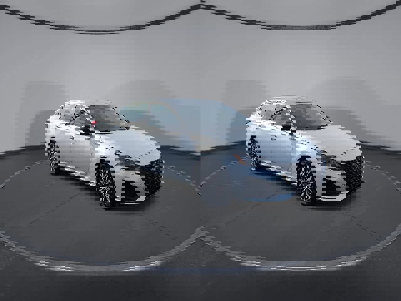 Used 2024 Nissan Altima 2.5 SV image 2