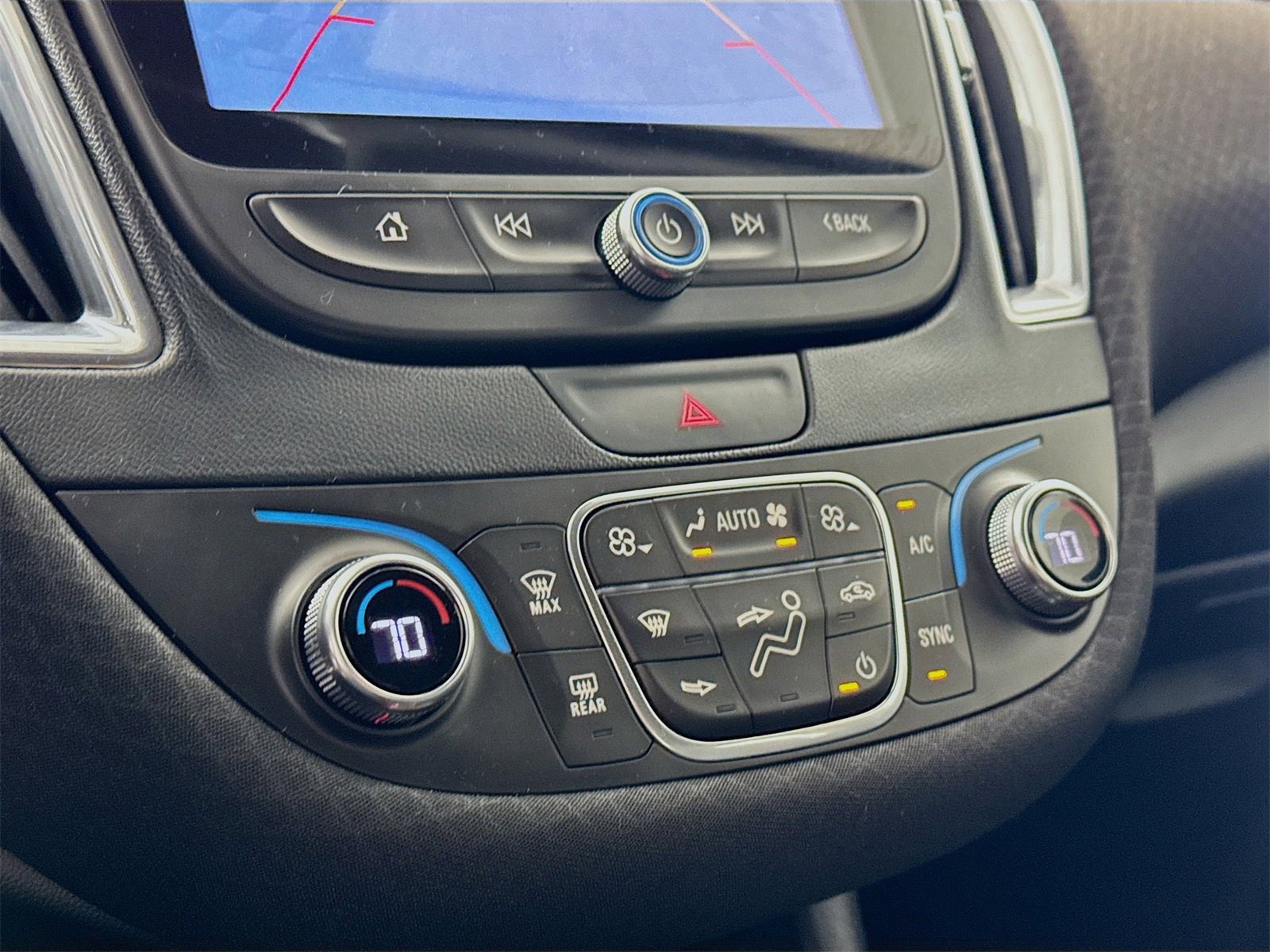 Used 2017 Chevrolet Malibu Hybrid w/ Driver Confidence Package image 10