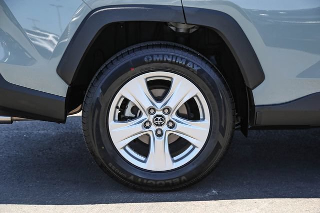 Used 2021 Toyota RAV4 XLE w/ Convenience Package FWD image 9