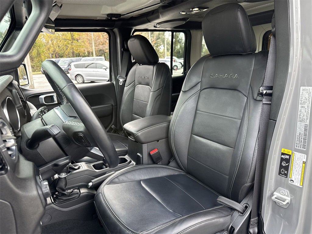 Used 2022 Jeep Wrangler Unlimited Sahara w/ Cold Weather Group image 11