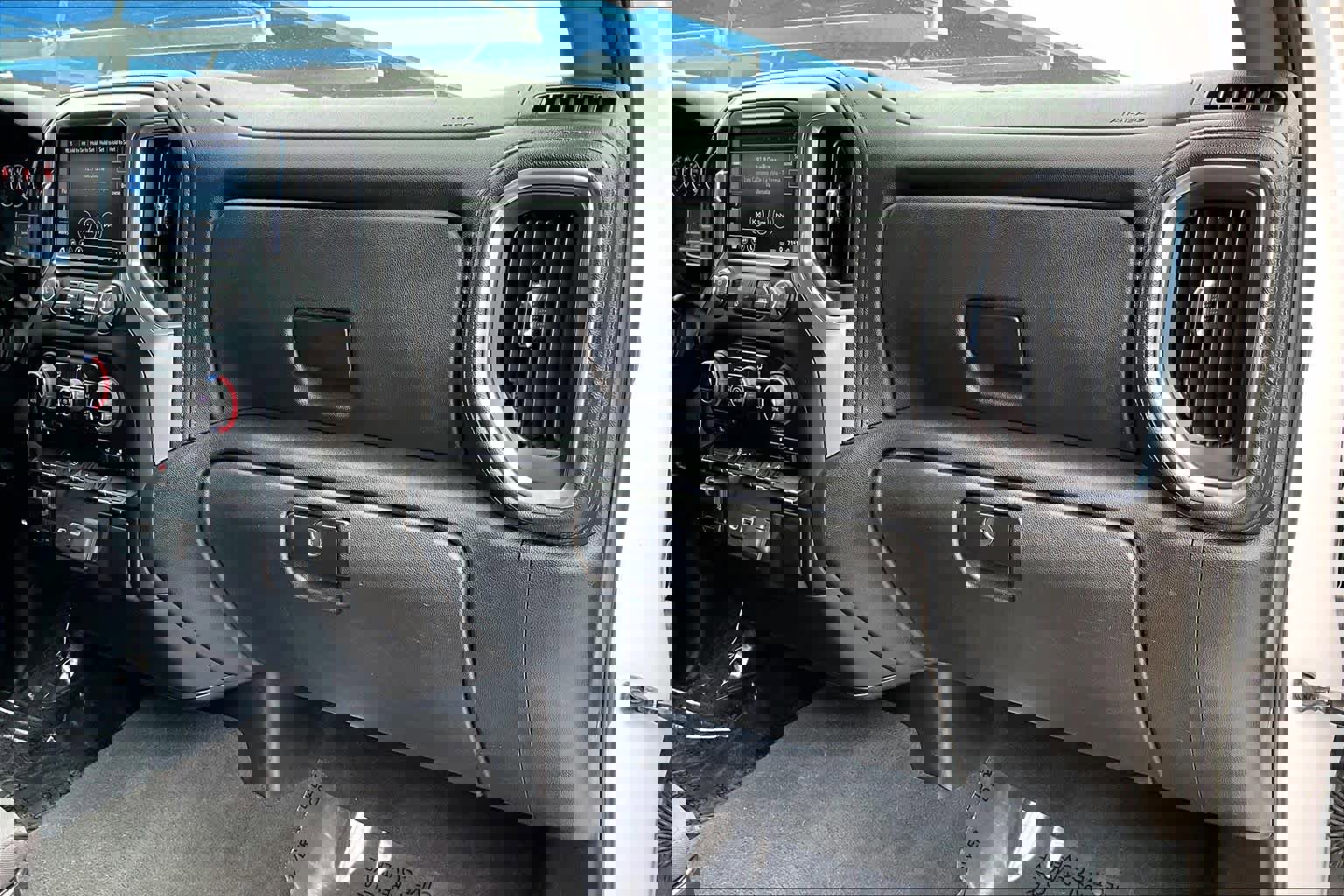 Used 2022 Chevrolet Silverado 2500 LT w/ Convenience Package image 19