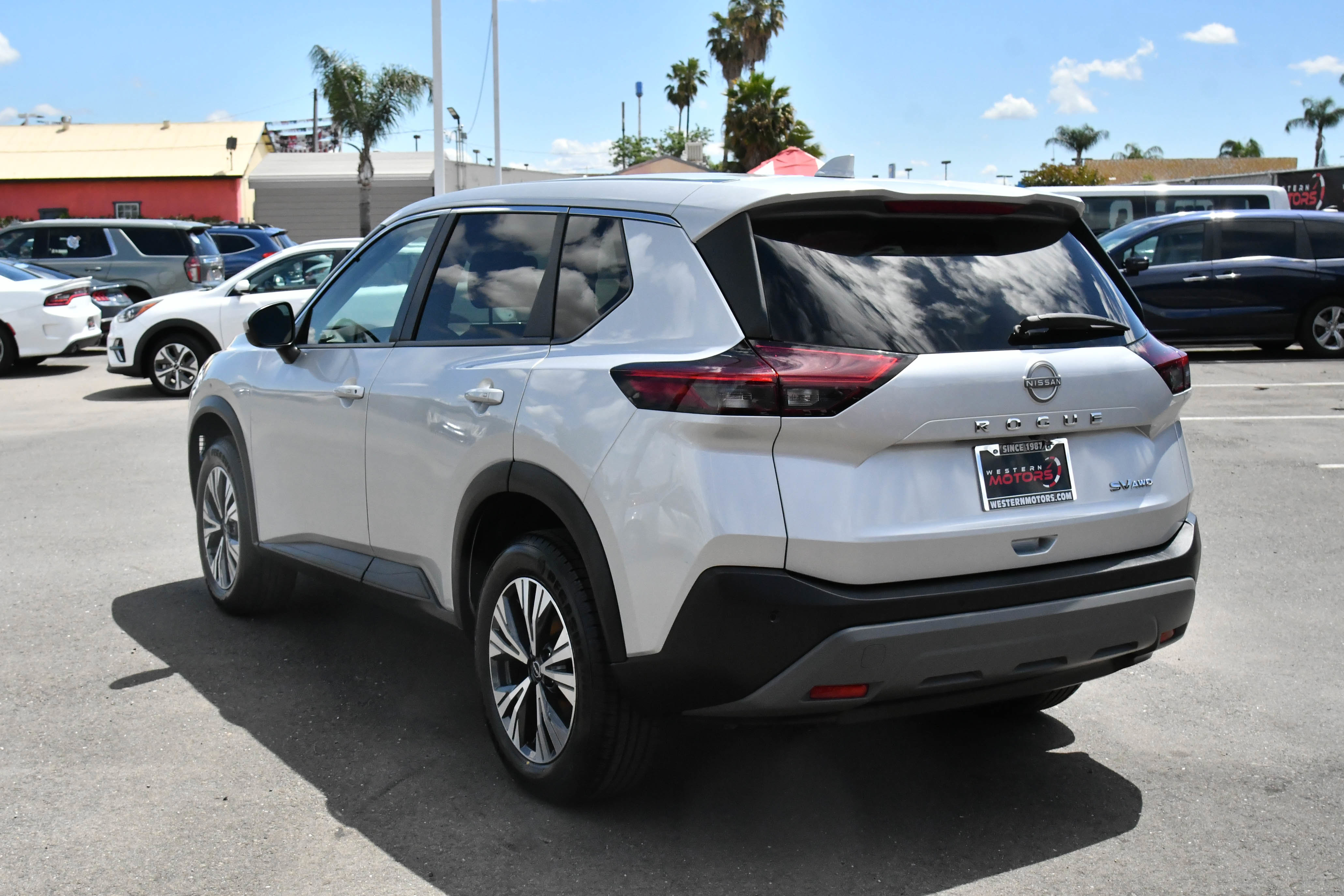 Used 2022 Nissan Rogue SV AWD/4WD image 6
