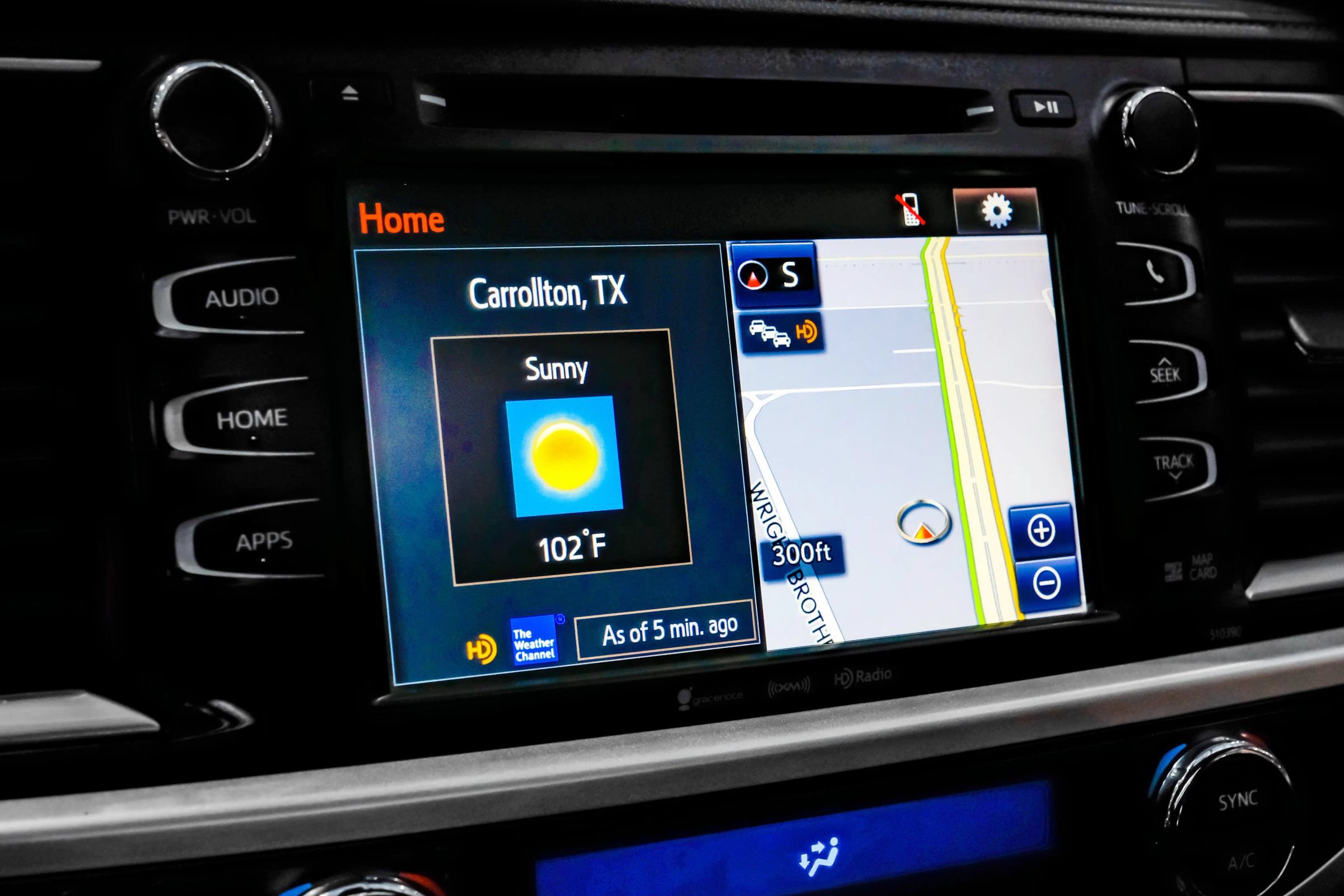 Used 2018 Toyota Highlander XLE FWD image 29