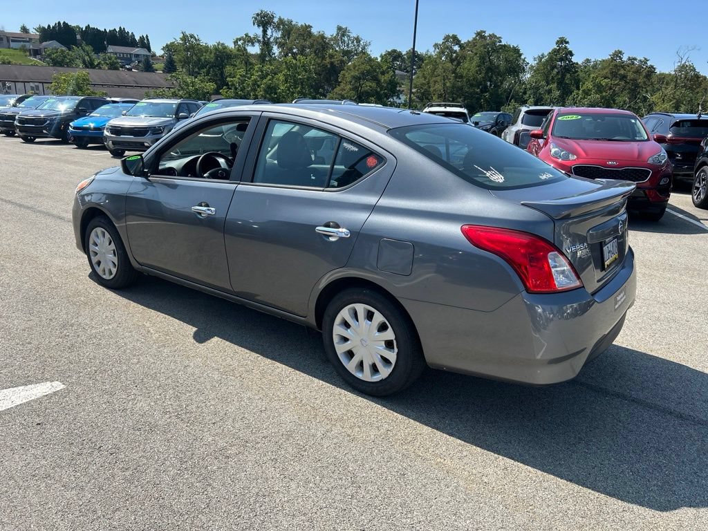 Used 2018 Nissan Versa SV FWD image 4