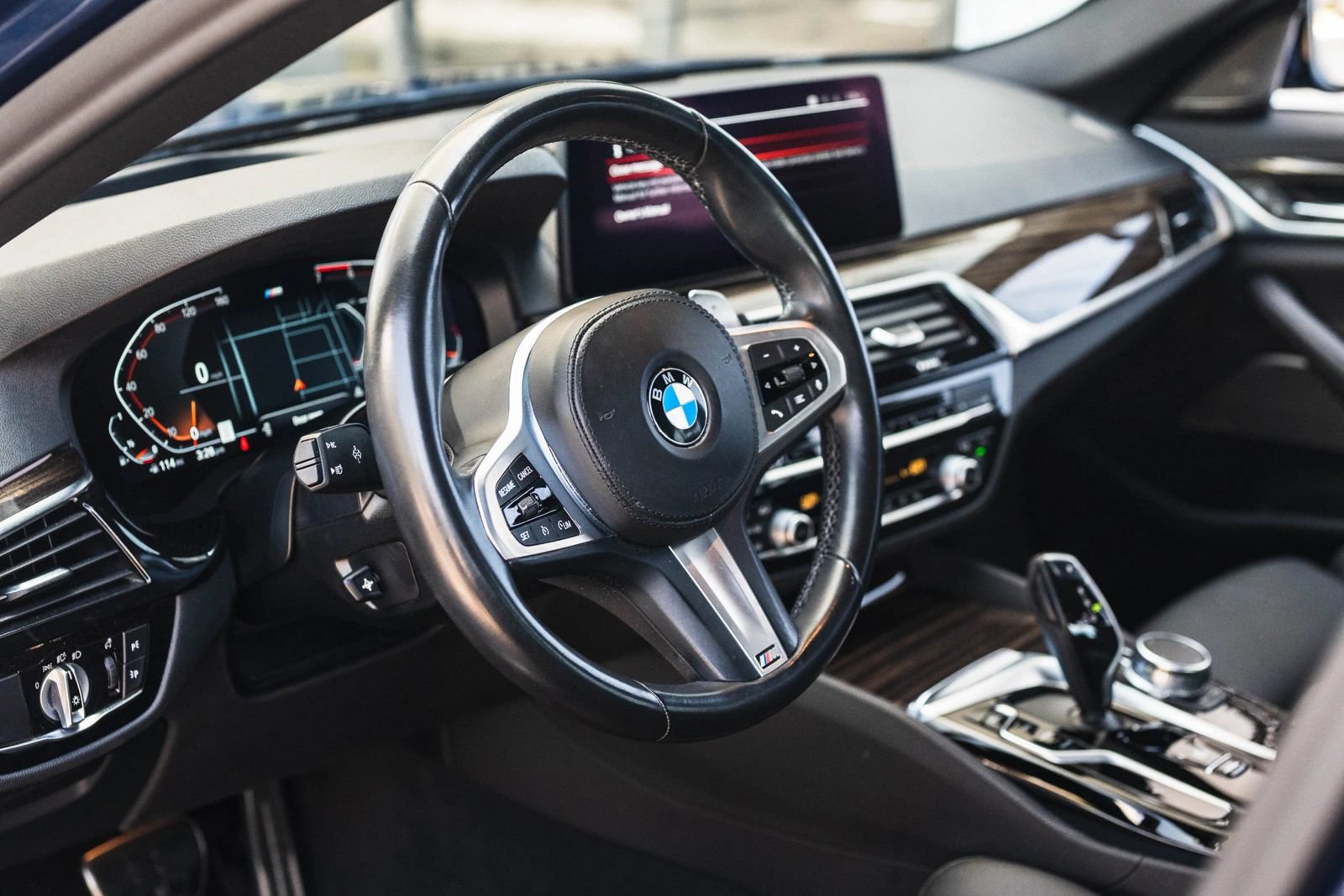 Used 2021 BMW 530i w/ M Sport Package RWD image 17