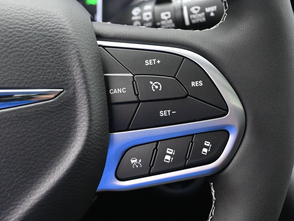 New 2026 Chrysler Pacifica Select image 10