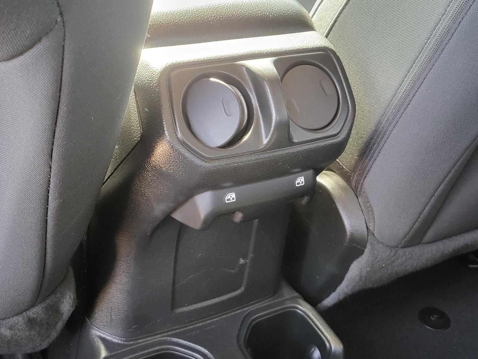 Used 2022 Jeep Gladiator Willys image 22