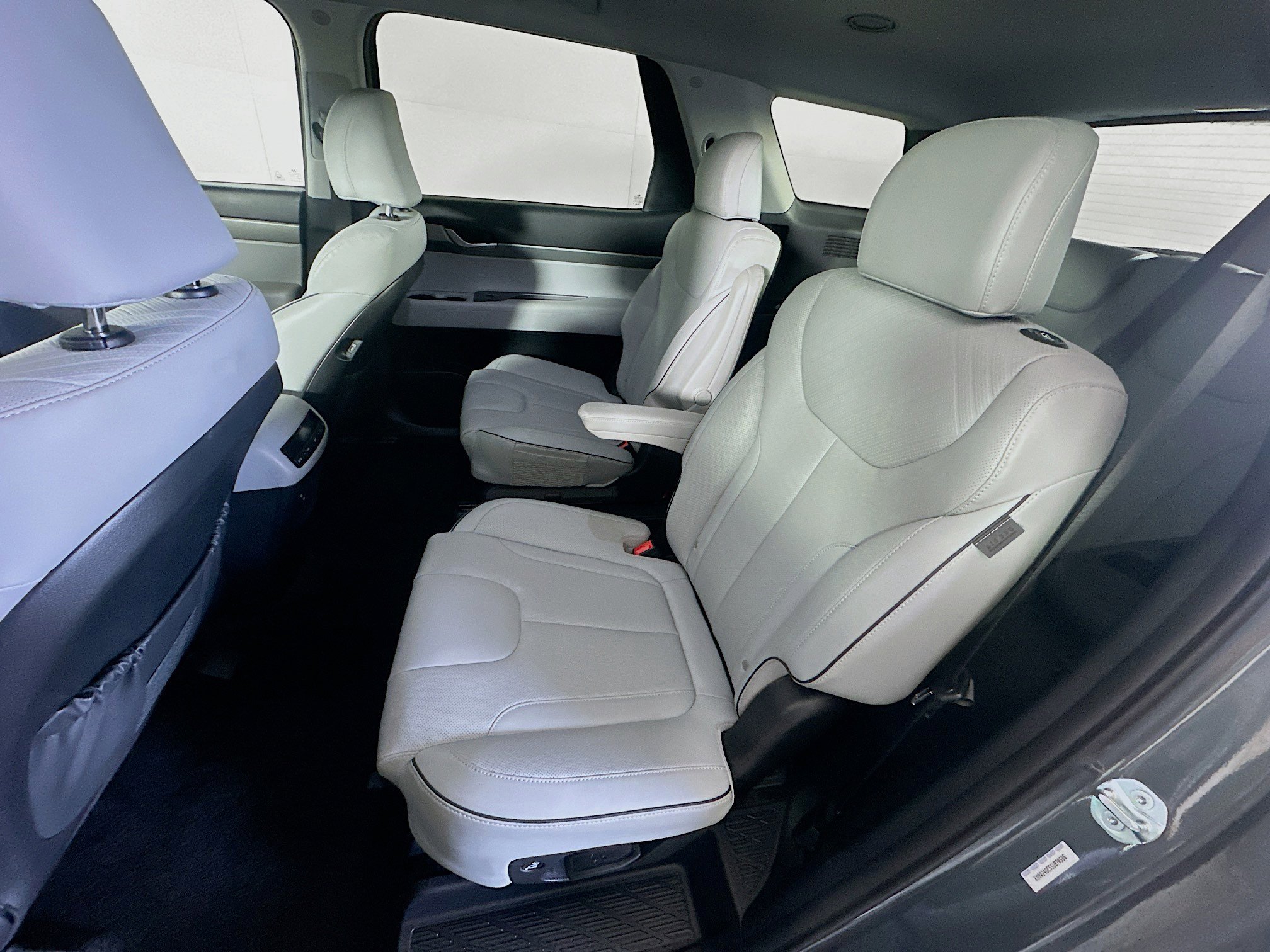 Used 2025 Hyundai Palisade SEL FWD image 29