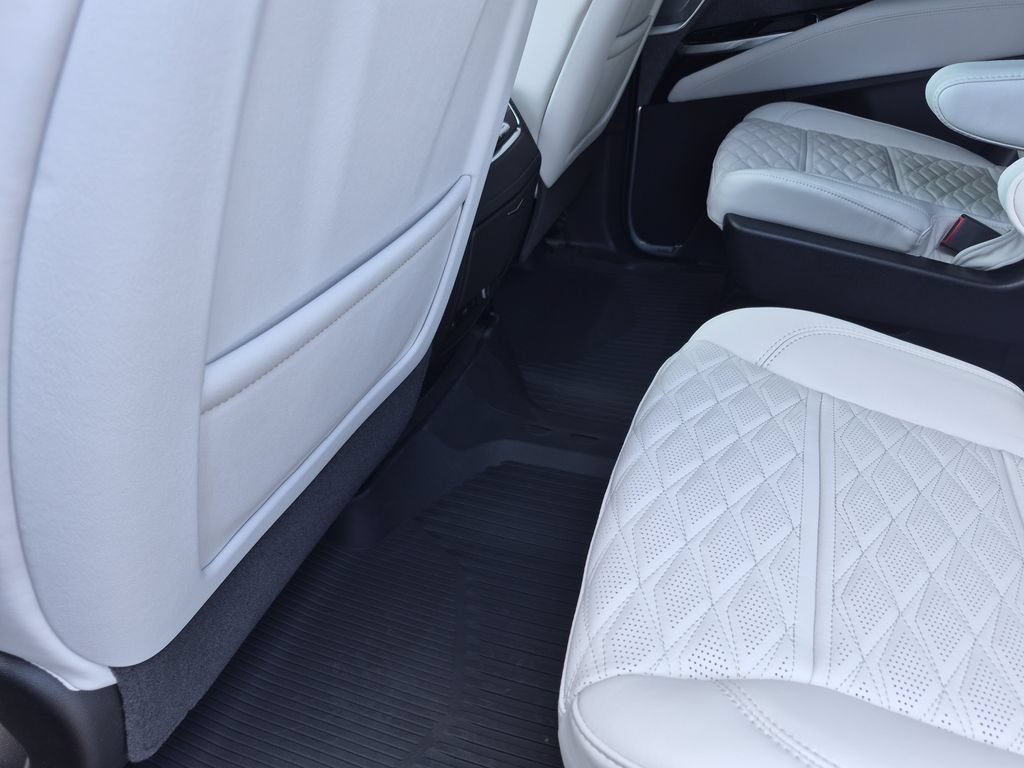 Certified 2026 Cadillac Escalade Platinum Sport w/ LPO, Floor Liner Package AWD/4WD image 42