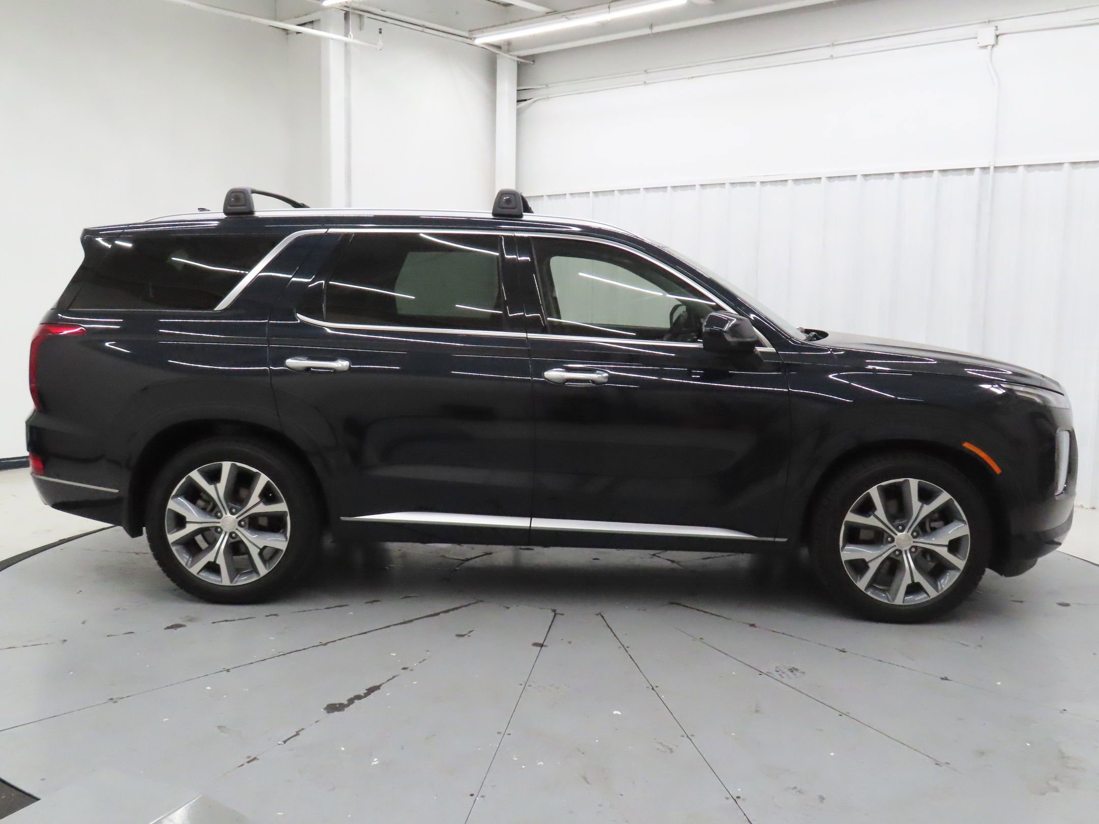 Used 2021 Hyundai Palisade Limited w/ Cargo Package image 2