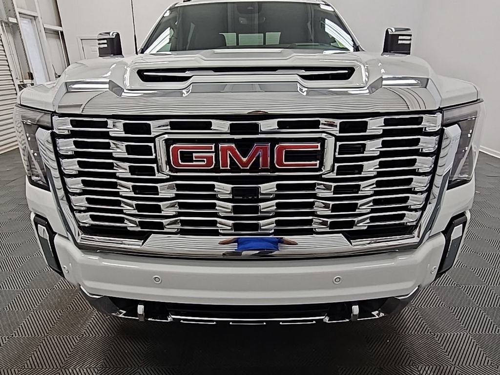 New 2026 GMC Sierra 2500 Denali w/ Denali Reserve Package image 3